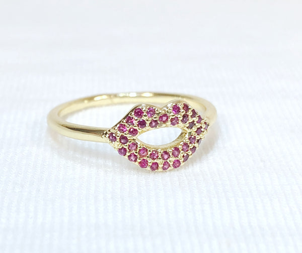 Pave Ruby Lips Ring
